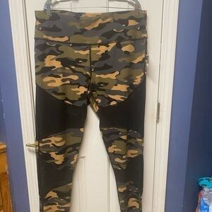 R2 Sport plus size 3X camo highwaist mesh leggings